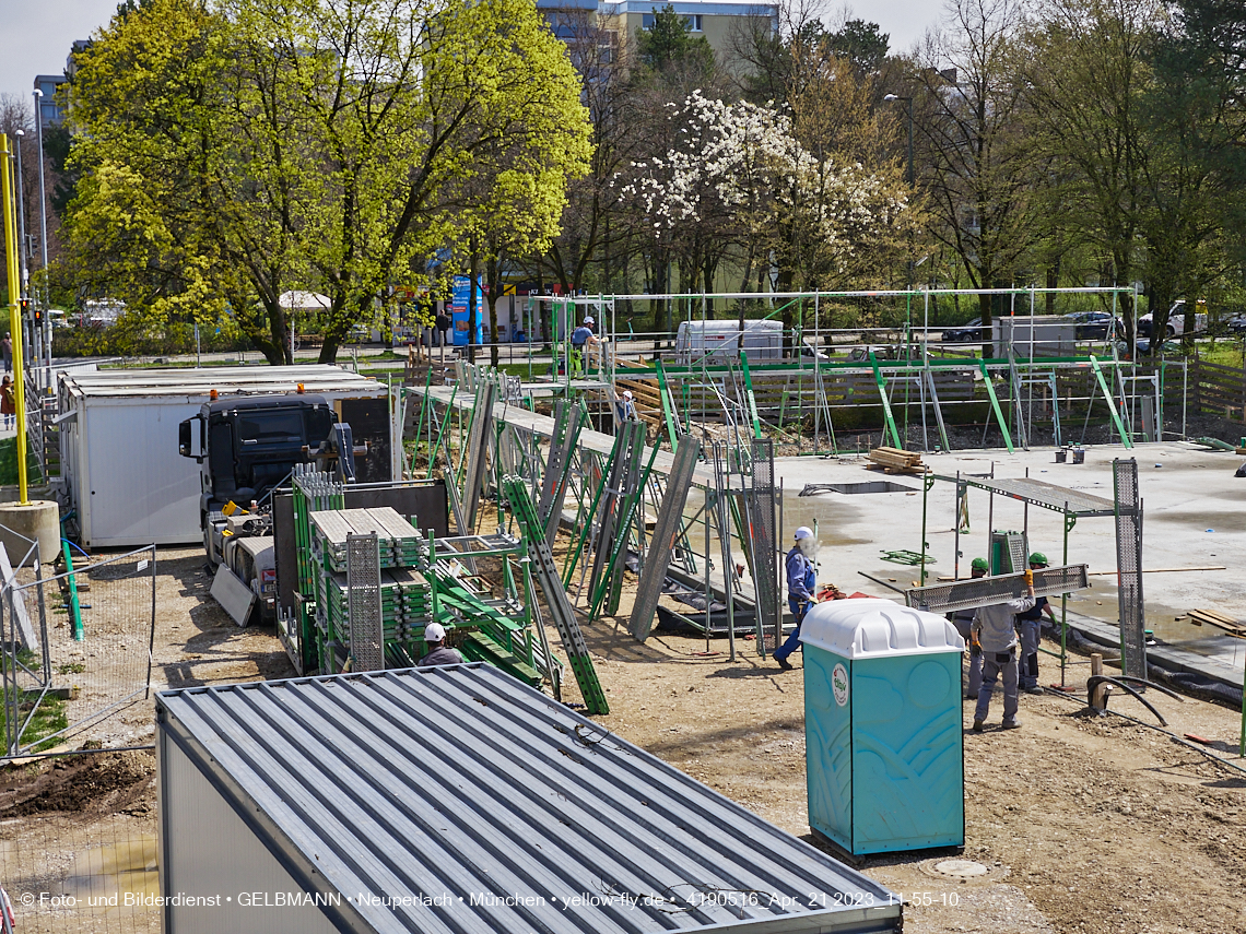 21.04.2023 - Luft- und Ebenenfotos vom Haus für Kinder in der Quiddestraße in Neuperlach